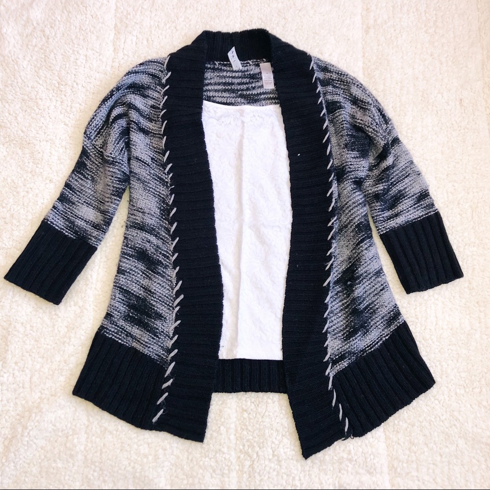 BKE sweater - Picture 1 of 3